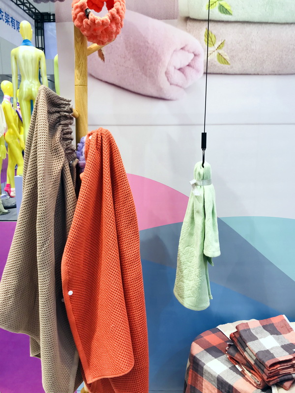 ���ϰ�ɫǧˇ���x�����W(xu��)ë��--�L�ӱ�ǧˇ����Ʒ�������޹�˾���T�˴�����(qi��ng)