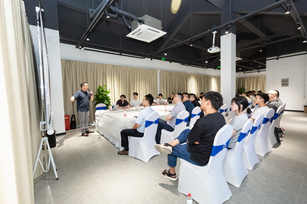 ��������r(sh��)�����h�r(sh��)��δ���l(f��)չ�����}Փ���ں��ݽz�IС�(zh��n)�e��